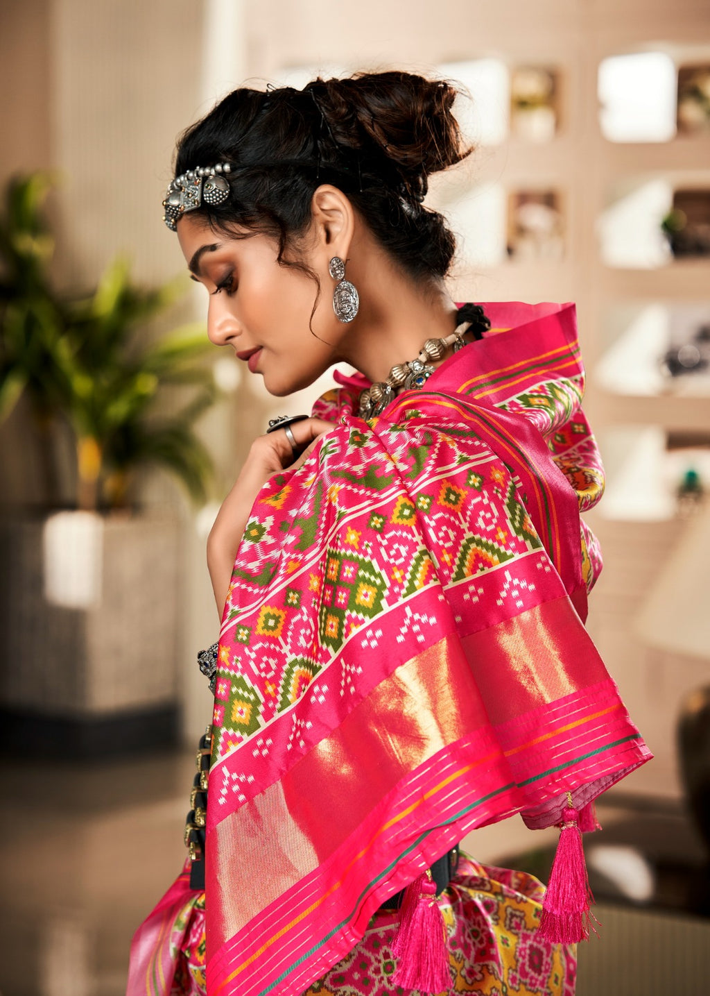 presenting-beautiful-patola-s-in-india-exquisite-and-traditional-wear-1