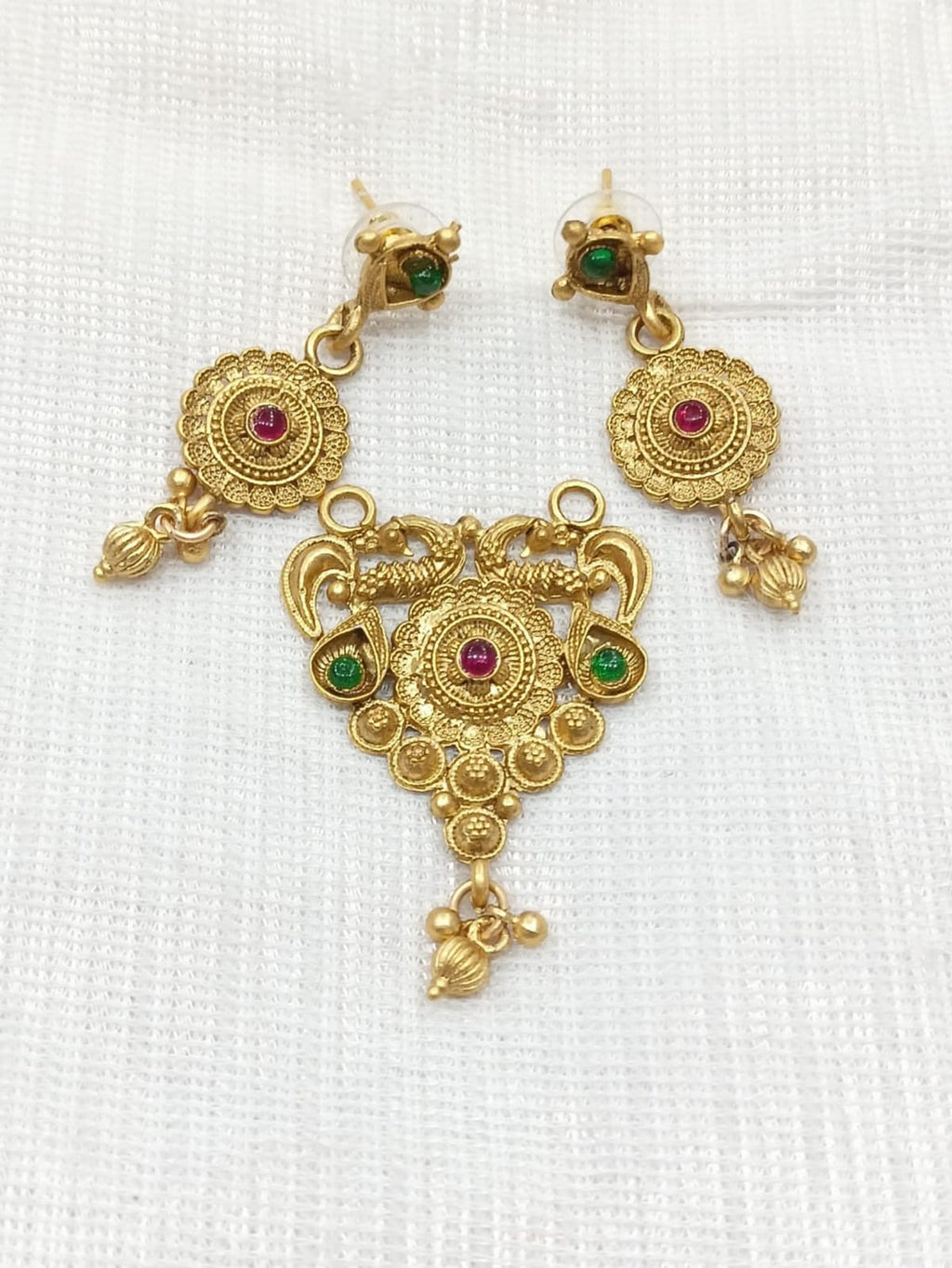 exquisite-golden-pendants-in-india-elegant-and-timeless-jewelry-total-2-piece-98