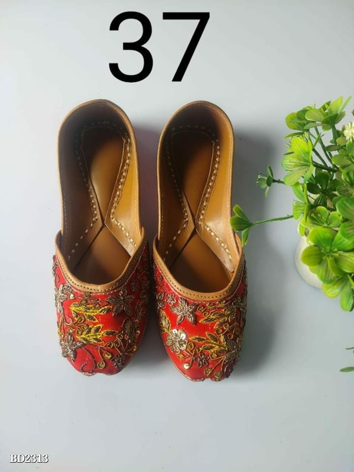 Embroidery Heavy Jutti for Women | Premium Handcrafted Ethnic Footwear