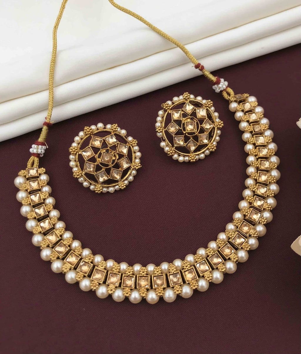 exquisite-moti-mala-choker-necklace-set-in-india-timeless-pearl-jewelry