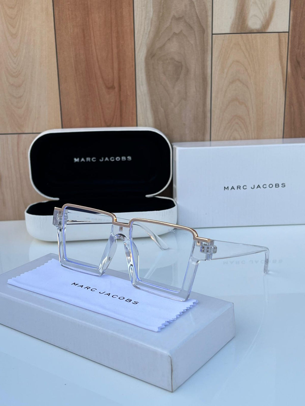 Marc Jacobs Unisex Shades – Premium Quality Sunglasses Gold cotet