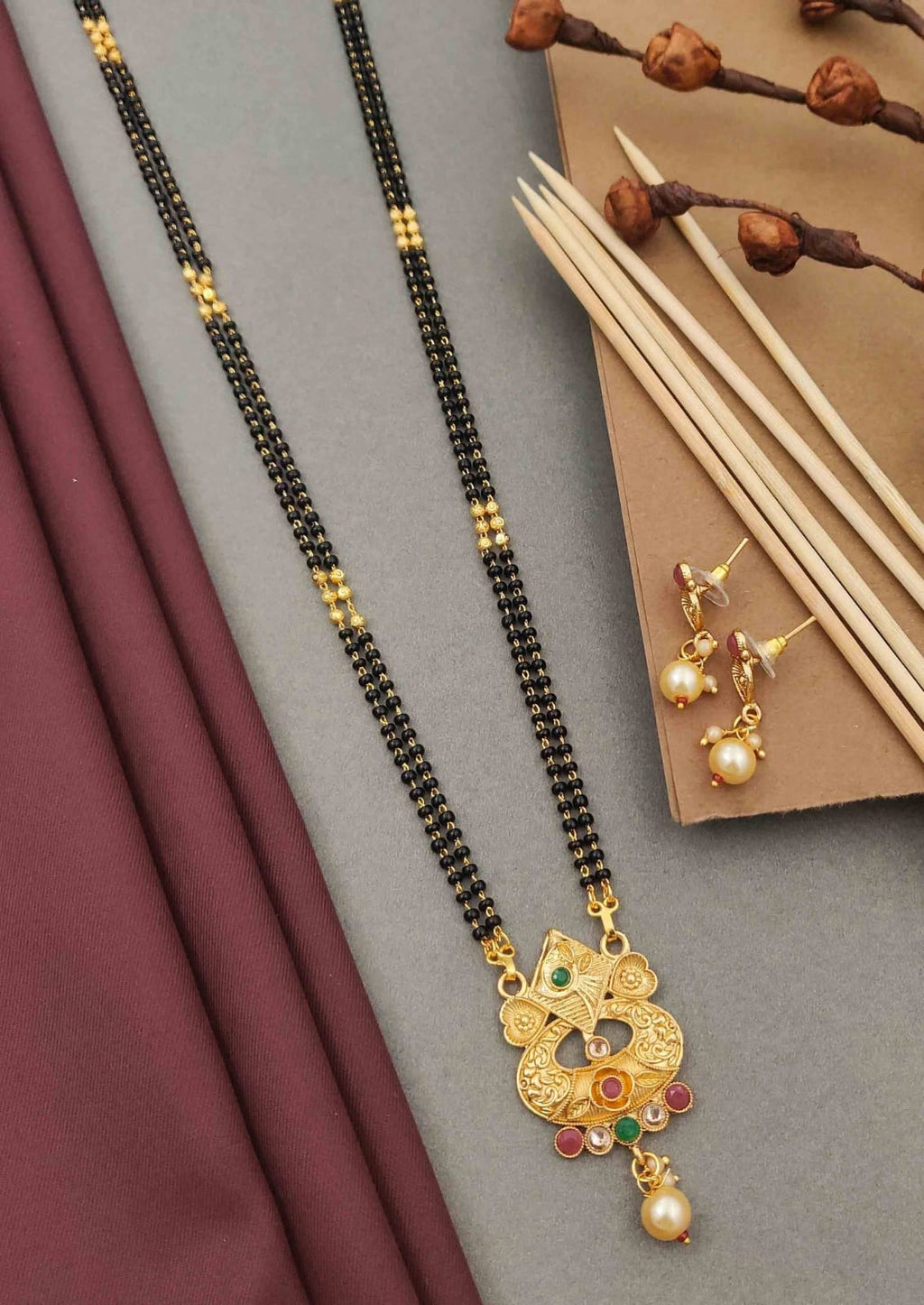 elegant-golden-mangalsutras-timeless-tradition-modern--40