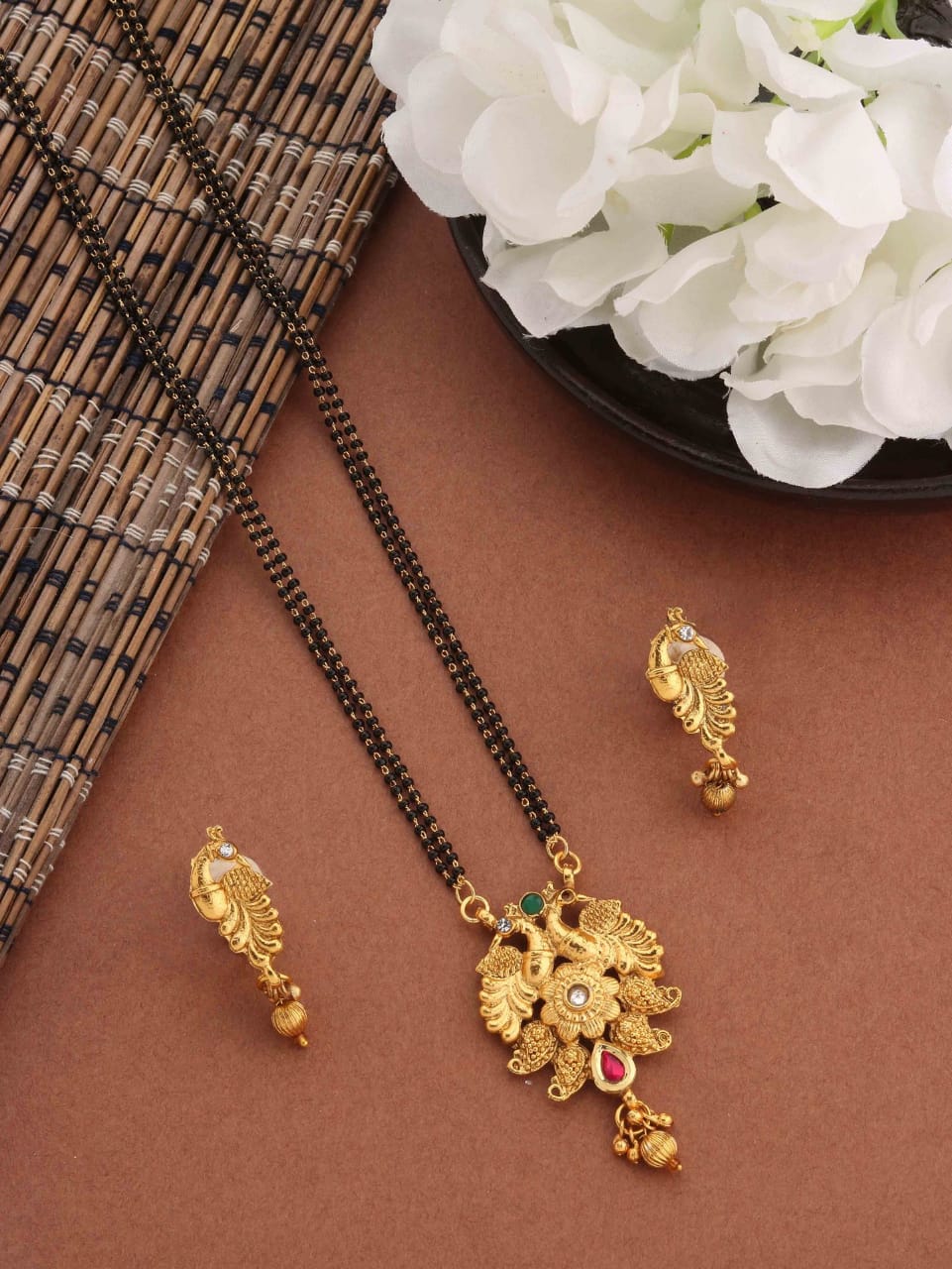 elegant-golden-mangalsutras-timeless-tradition-modern--131