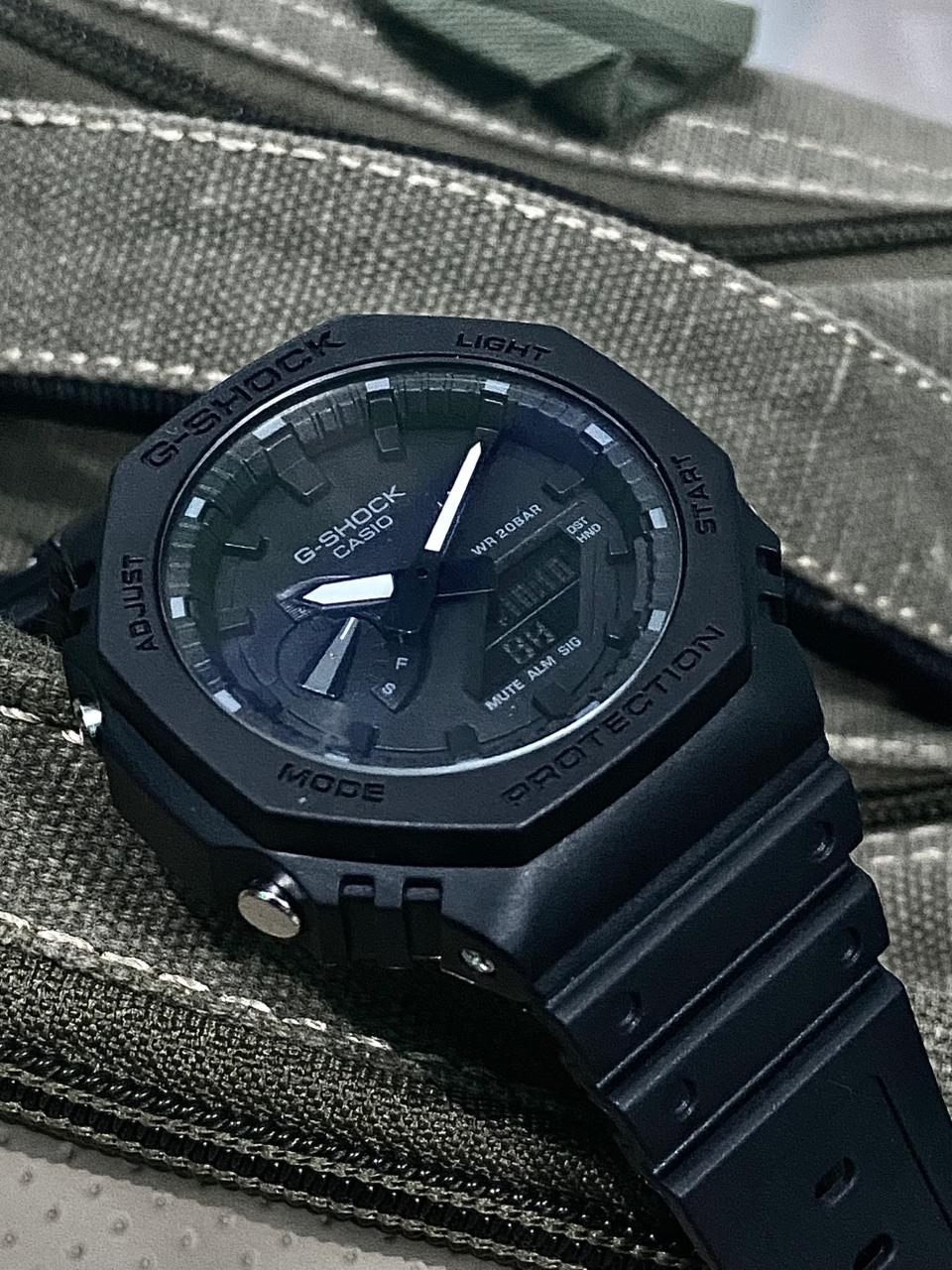 G-Shock Men's Watch – Durable, Auto Light, and Working Chrono Feature