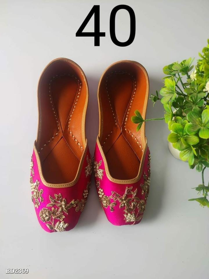 Exquisite Embroidery Heavy Jutti for Women | Traditional Punjabi Footwear