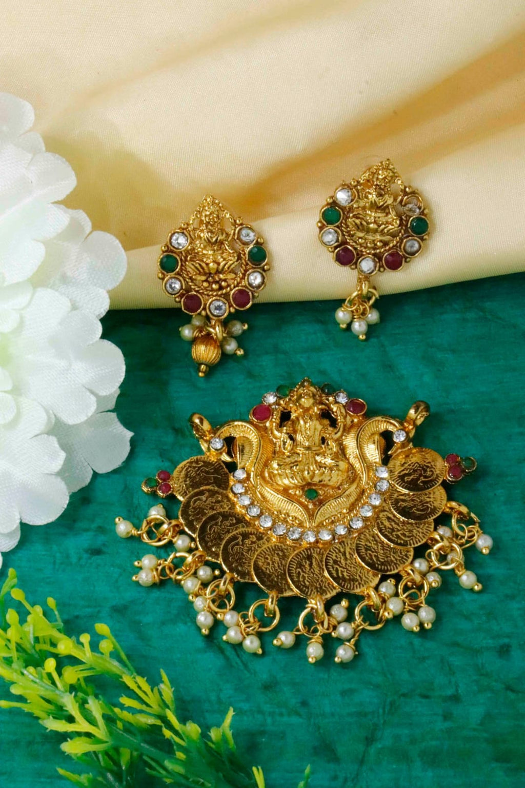 exquisite-golden-pendants-in-india-elegant-and-timeless-jewelry-total-2-piece-117