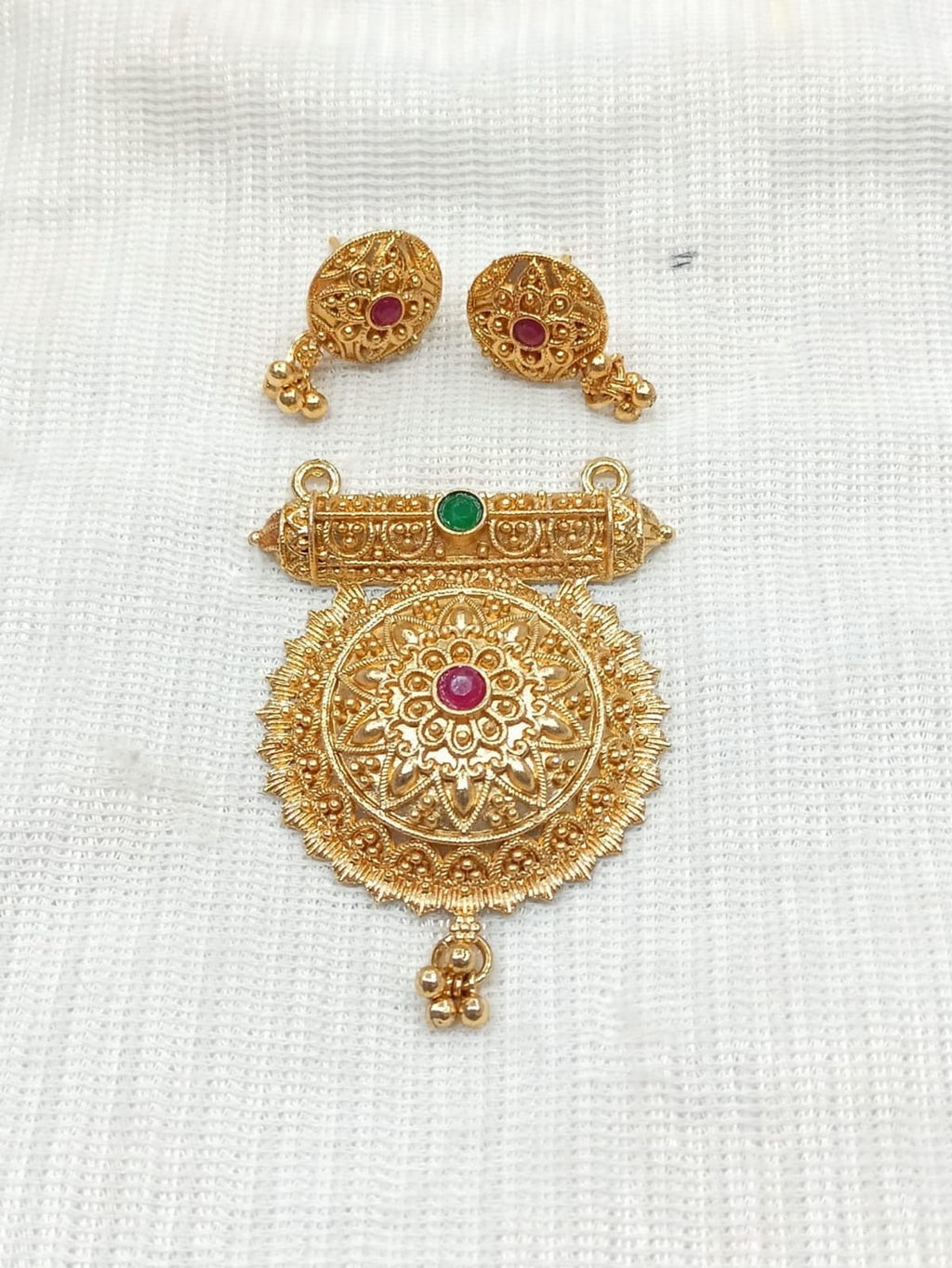 exquisite-golden-pendants-in-india-elegant-and-timeless-jewelry-total-2-piece-77