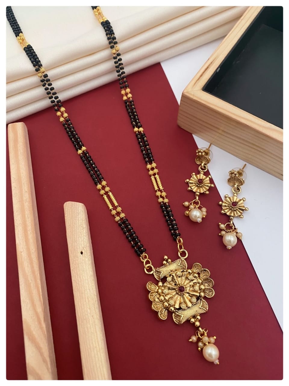 elegant-golden-mangalsutras-timeless-tradition-modern--181