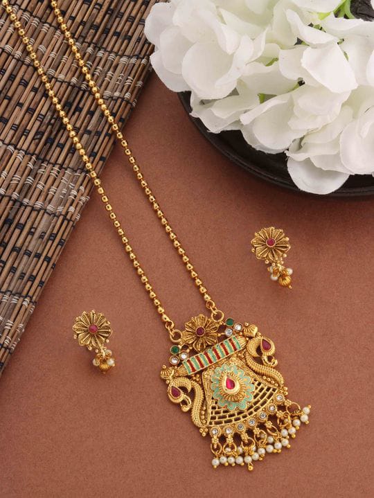 chic-chain-pendant-versatile-style-and-elegance-32