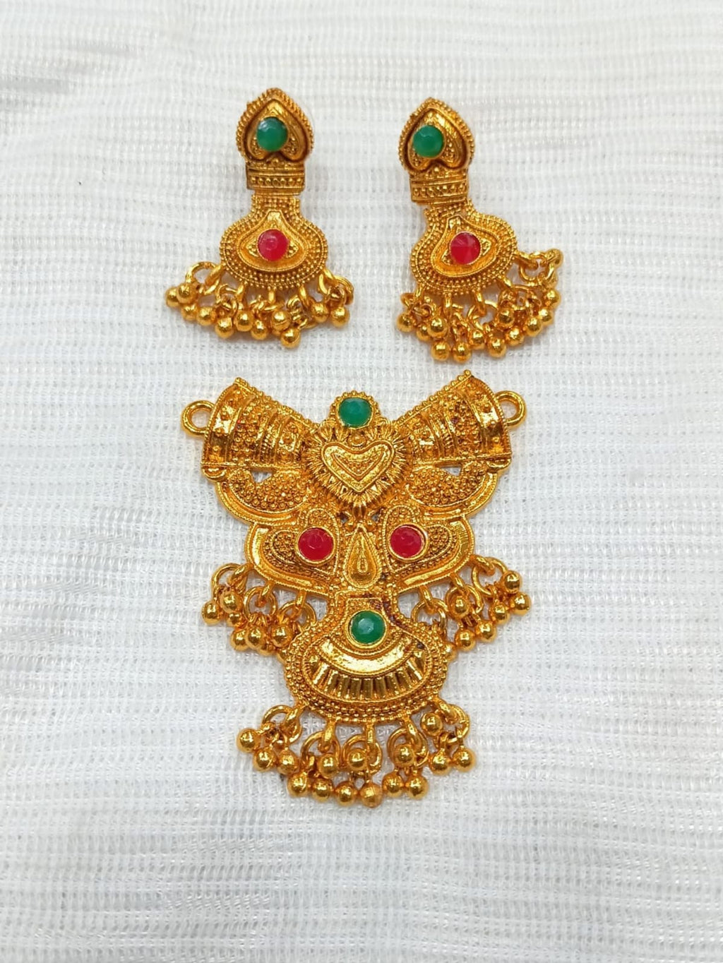 exquisite-golden-pendants-in-india-elegant-and-timeless-jewelry-total-2-piece-130