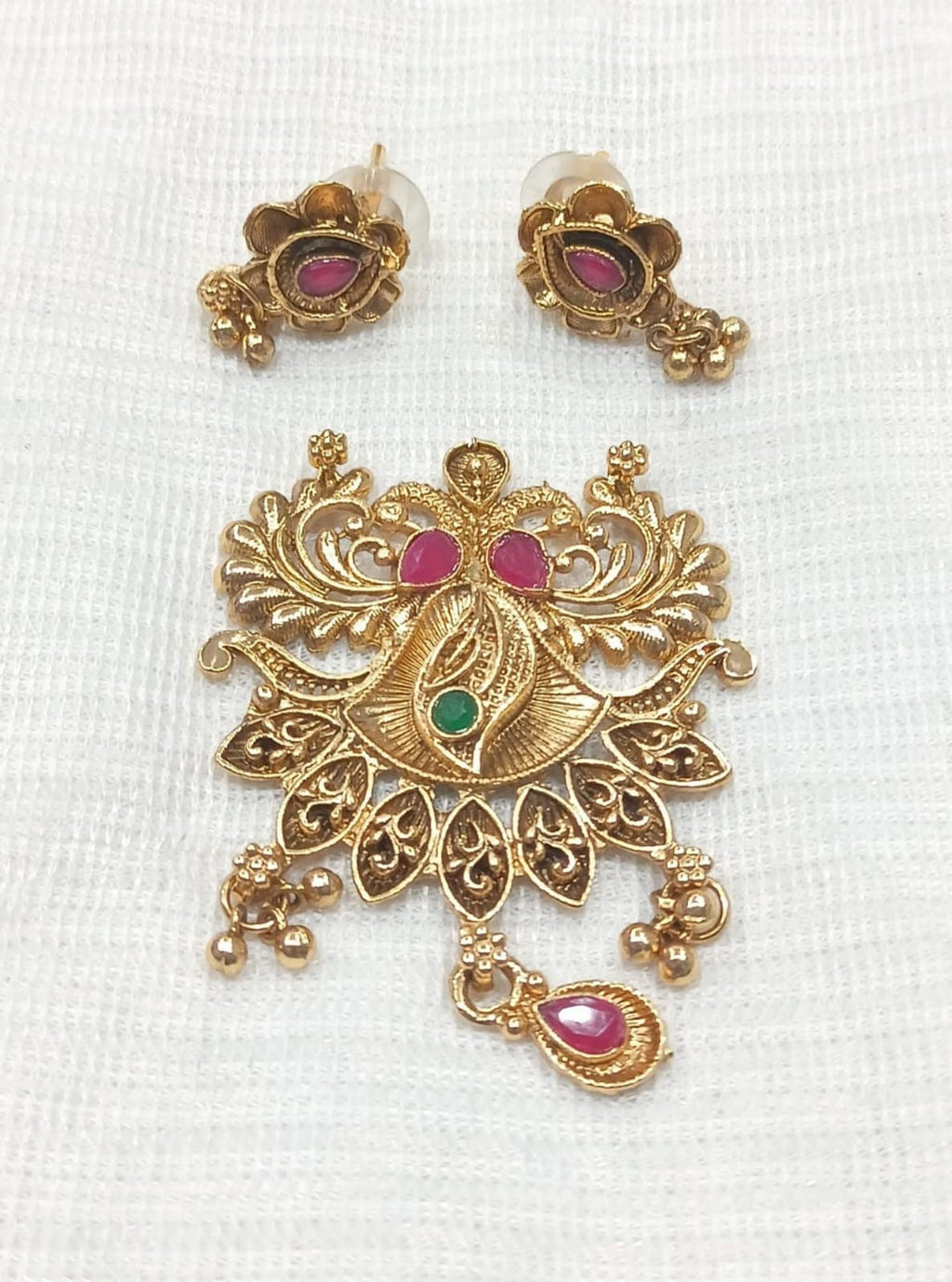 exquisite-golden-pendants-in-india-elegant-and-timeless-jewelry-total-2-piece-69