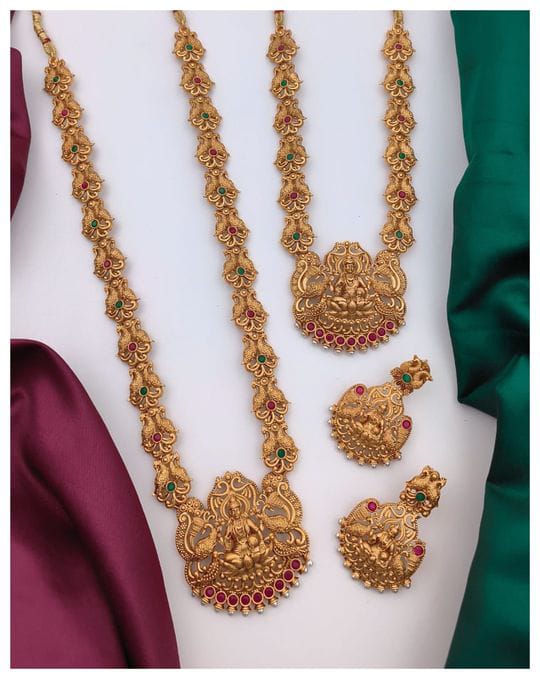 stunning-combo-necklace-sets-in-india-elegant-and-versatile-jewelry-23